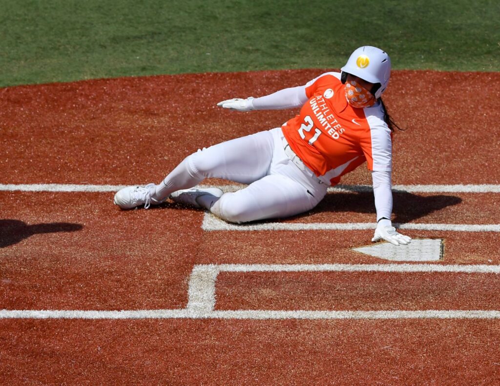 Softball catcher Gwen Svekis / JWS