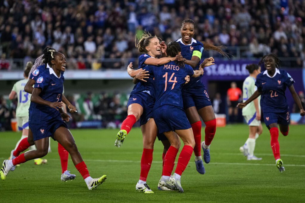France celebrates Clara Mateo's opening goal during their 2025 Euro group-stage match against Wales.