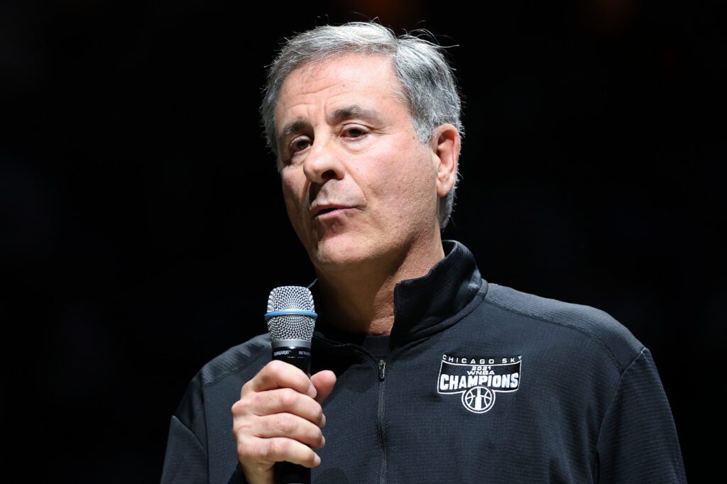 Chicago Sky owner Michael Alter speaks at a halftime ceremony during a 2025 WNBA game.